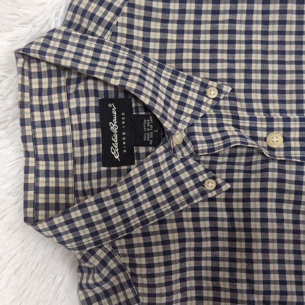 Eddie Bauer Men's Blue and White Checkered Button Down Short Sleeve Shirt L